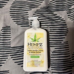 Hempz Herbal Body Moisturizer - Sweet Vanilla Crème & White Orchid